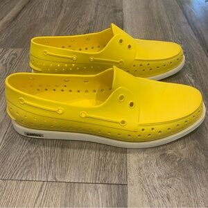 Native Howard Sugarlite Yellow Boat Shoes Mens 11 Summer Slip On Loafers Ducky